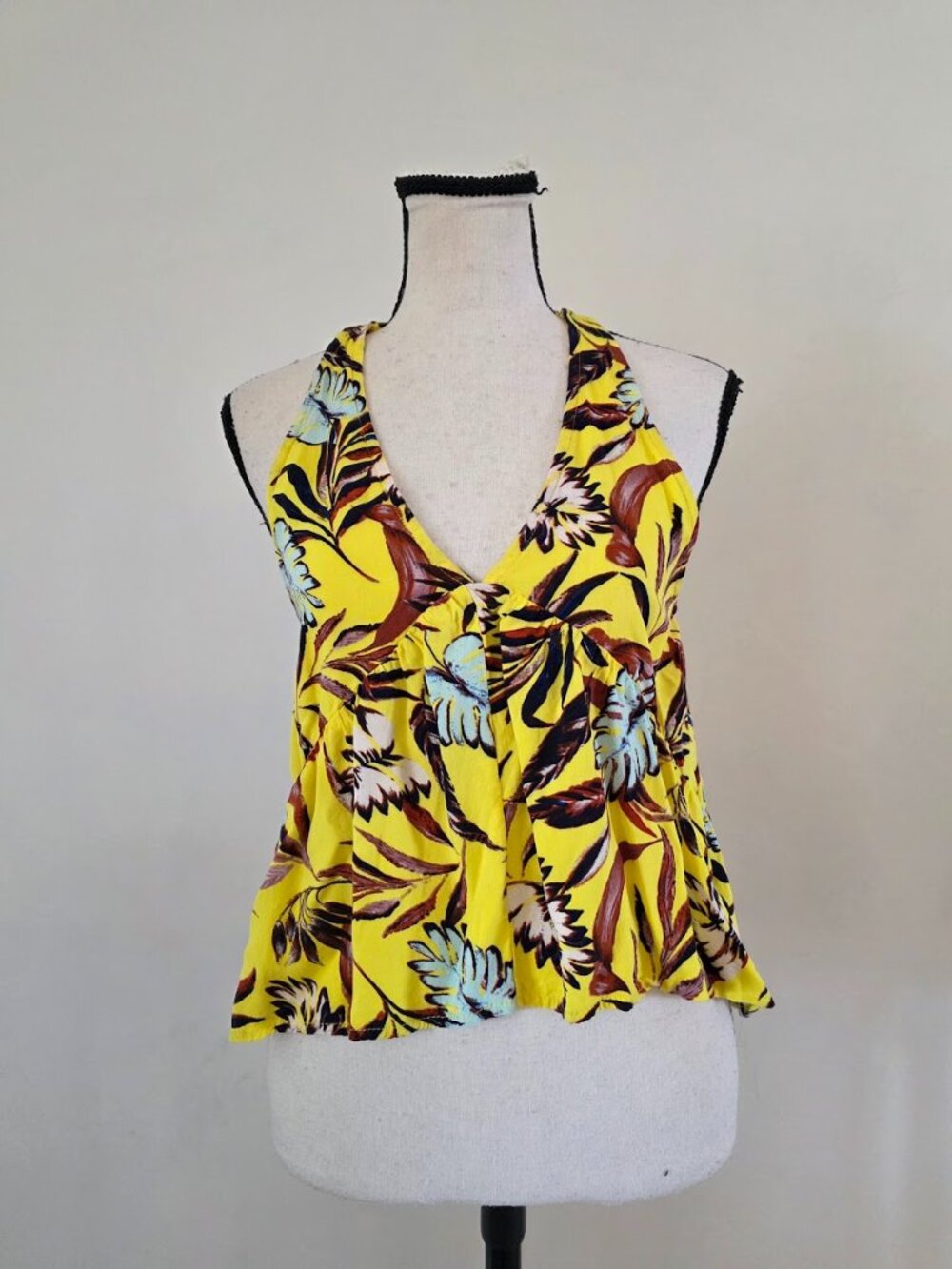 Willow & Root Yellow Floral Print Sleeveless Racerback Tank Top - Size Large